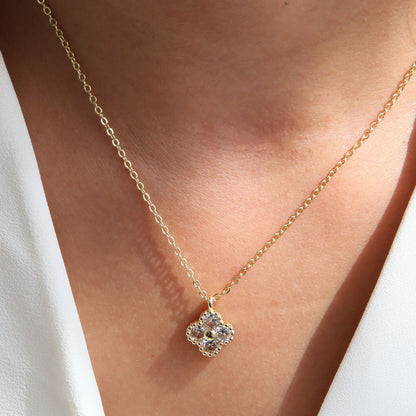 COLAR TREVO DE QUATRO FOLHAS